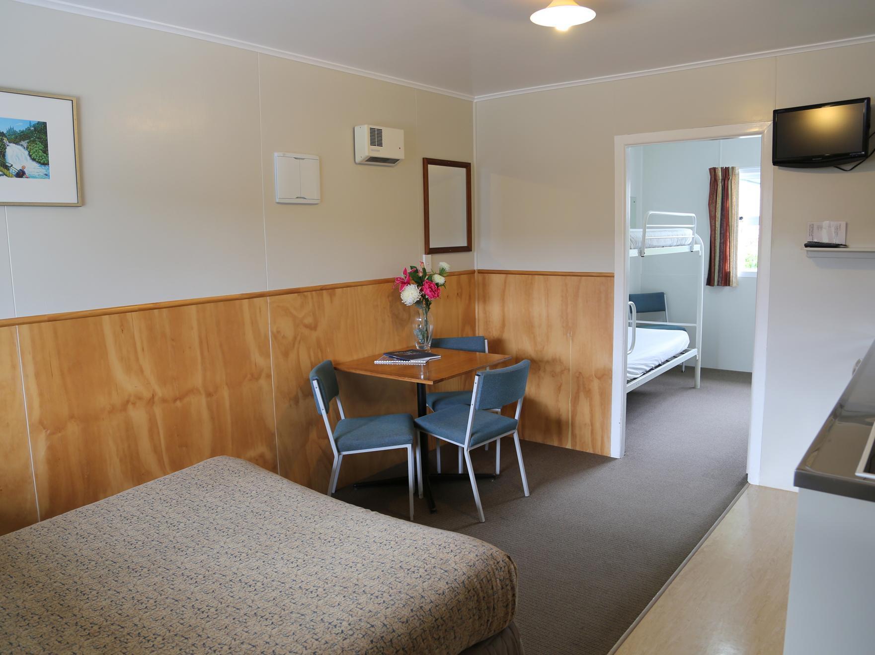 Taupo Top 10 Holiday Park Exterior photo